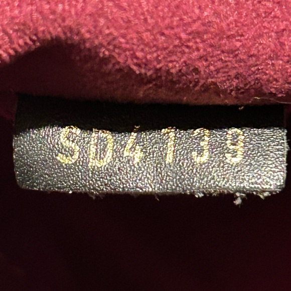 FULL INCLUSION 🔥🔥Stunning Louis Vuitton V tote  in monogram/Merlot - Picture 12 of 15